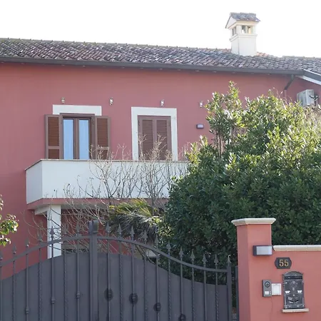 Podere Monfalcone Guest house *